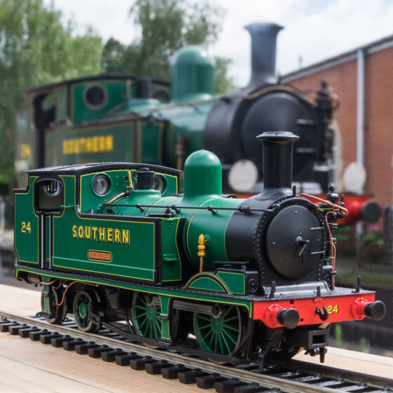 W24 ‘Calbourne’ Class 02 Locomotive. ‘00’ Gauge, finished in Malachite Green livery.